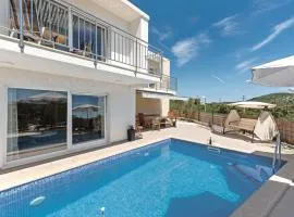 Six-Bedroom Holiday Home In Rogoznica