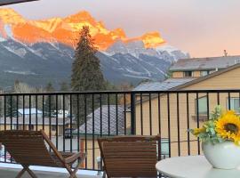 1 Bd corner unit stunning views wrap around deck, spa hotel in Canmore