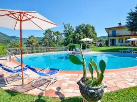 4 Bedroom Cozy Home In Camaiore