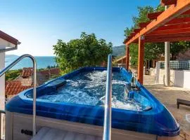 Cozy Home In Rovanjska With Wifi