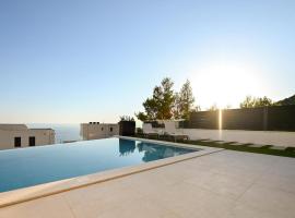 Nice Home In Makarska With Jacuzzi, hotel in Makarska