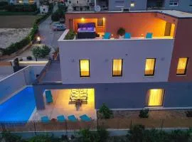 Lovely Home In Trogir With Jacuzzi