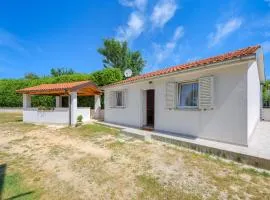 One-Bedroom Holiday Home In Zminj
