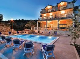 Nice Apartment In Poljica