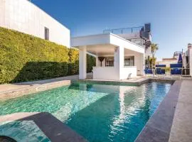 Awesome Home In Sant Pere Pescador