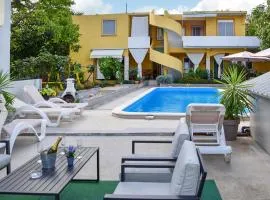 Beautiful Apartment In Pakostane