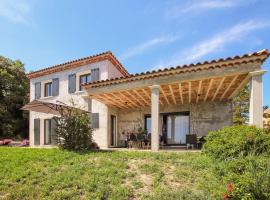 Gorgeous Home In Caumont Sur Durance, Hotel in Caumont-sur-Durance