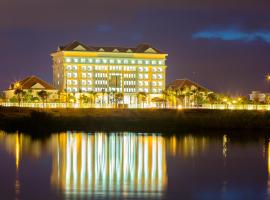 Ban Thach Riverside Hotel & Resort, hotell i Tam Kỳ