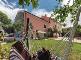 Holiday Home Pinezici I