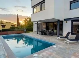 Villa Sierra, pool & BBQ