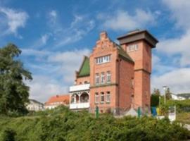 De Bootsmann - mit traumhaften Panorama-Meerblick: Sassnitz şehrinde bir aile oteli