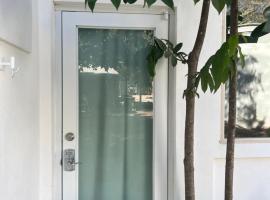 Mini Mangoes, ξενοδοχείο σε Playa Flamingo