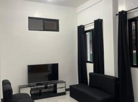 Calapan Mindoro Transient APT B, hotel con estacionamiento en Calapan