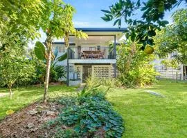 'Palm Paradise' Garden Getaway near Cairns