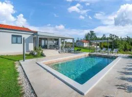 Two-Bedroom Holiday Home In Barban