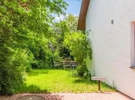 Cozy Apartment In Hasselberg With Wifi