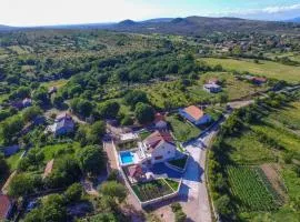 Cozy Home In Unesic With Sauna