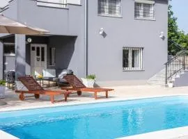 Amazing Home In Turjaci With Wifi