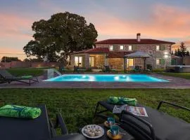 Amazing Home In Sajini