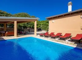 4 Bedroom Amazing Home In Garica