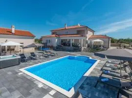 Amazing Home In Sukosan With Wifi