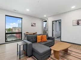 CozySuites Mass with parking lounge & roof deck #39