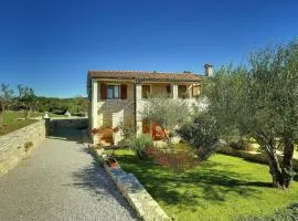 Beautiful Apartment In Rakalj With Wifi