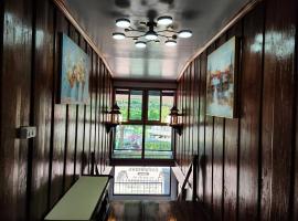 BanFarang - บ้านฝรั่ง, casa rústica em Ban Nong Puk