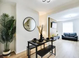 Ripon By Serene Stays Stylish Liverpool Home Sleeps 5 with Free Parking Fast WiFi and Close to Stadiums