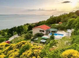 Two-Bedroom Holiday Home In Omis