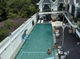 Mama's Family Guesthouse