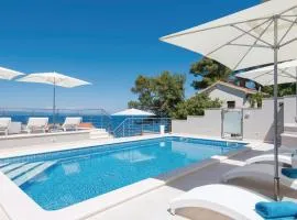 One-Bedroom Apartment In Prigradica