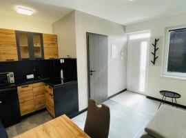 HENRY APARTMENT - Nesvady - Slovakia, Hotel in Nesvady