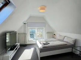 Appartment im DG Berlin / 5 min zur Messe