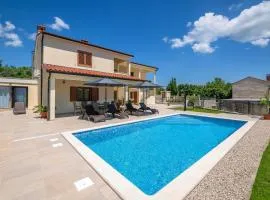 Cozy Home In Labin With Wifi