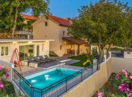 Gorgeous Home In Vinjani Donji