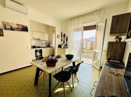 Appartamenti Giulia - Palazzo Milano, hotel in Diano Marina