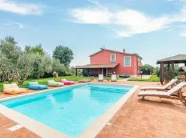 Stunning Home In Montalto Di Castro