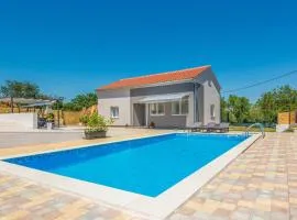 3 Bedroom Awesome Home In Donje Rastane