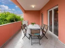 Two-Bedroom Apartment In Vir
