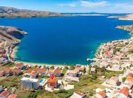 Beautiful Home In Metajna With Wifi