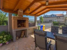 2 Bedroom Beautiful Home In Marcana