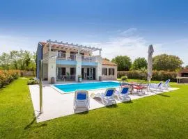 3 Bedroom Beautiful Home In Sosici