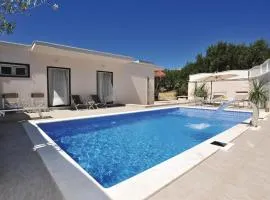 Three-Bedroom Holiday Home Makarska With Sea View 04