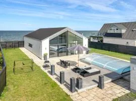 4 Bedroom Amazing Home In Strøby
