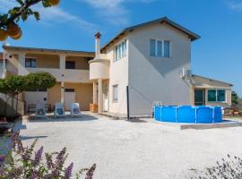 Beautiful Apartment In Pula, hotel di Pula