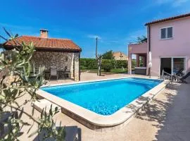 Beach Front Home In Pula