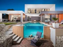 Amazing Home In Liznjan With Sauna