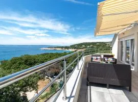 Beautiful Apartment In Povile With Wifi
