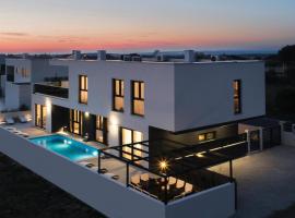 Beautiful Home In Pula With Kitchen, hotel in Pula